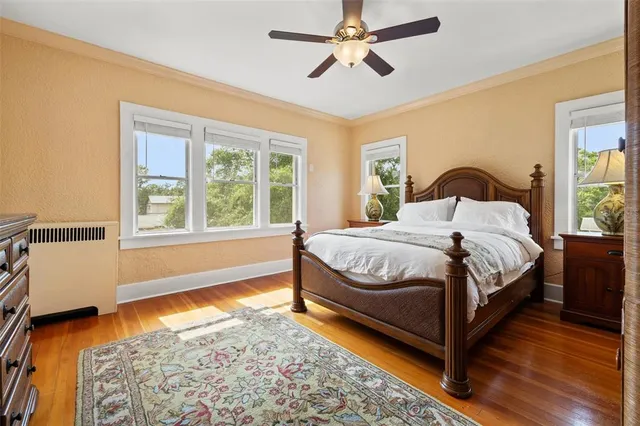 $1,189,000 | 241 72nd Street North, St. Petersburg, FL 33710