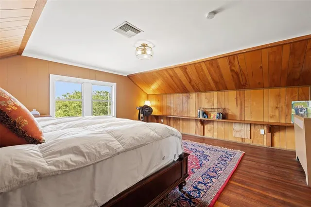 $1,189,000 | 241 72nd Street North, St. Petersburg, FL 33710