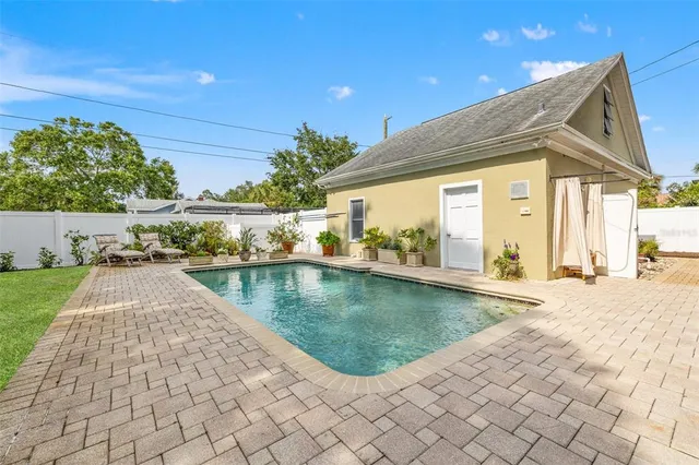 $1,189,000 | 241 72nd Street North, St. Petersburg, FL 33710