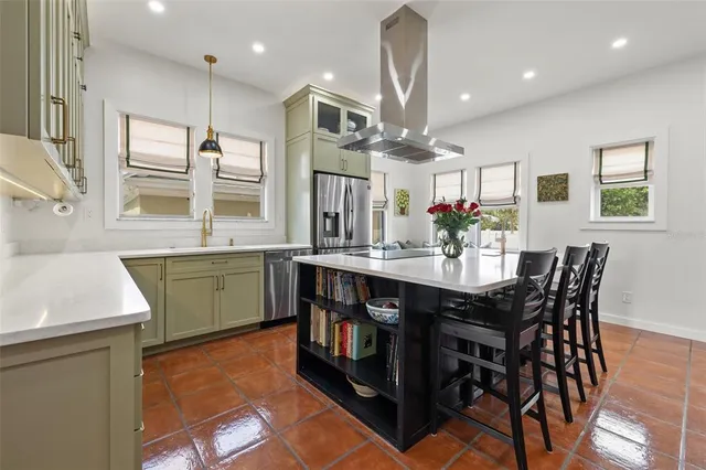 $1,189,000 | 241 72nd Street North, St. Petersburg, FL 33710