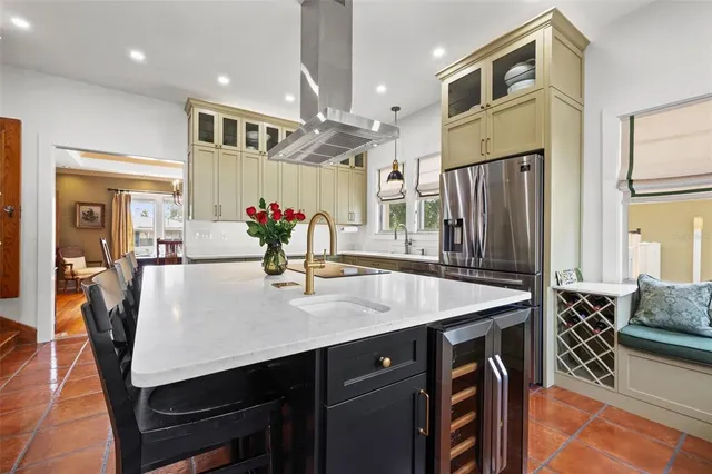 $1,189,000 | 241 72nd Street North, St. Petersburg, FL 33710