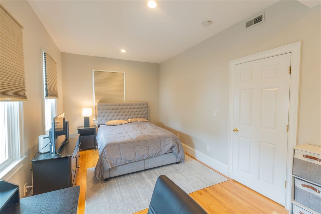 549 East 3rd Street, Unit A2 Boston, MA 02127 - Photo 13 of 27