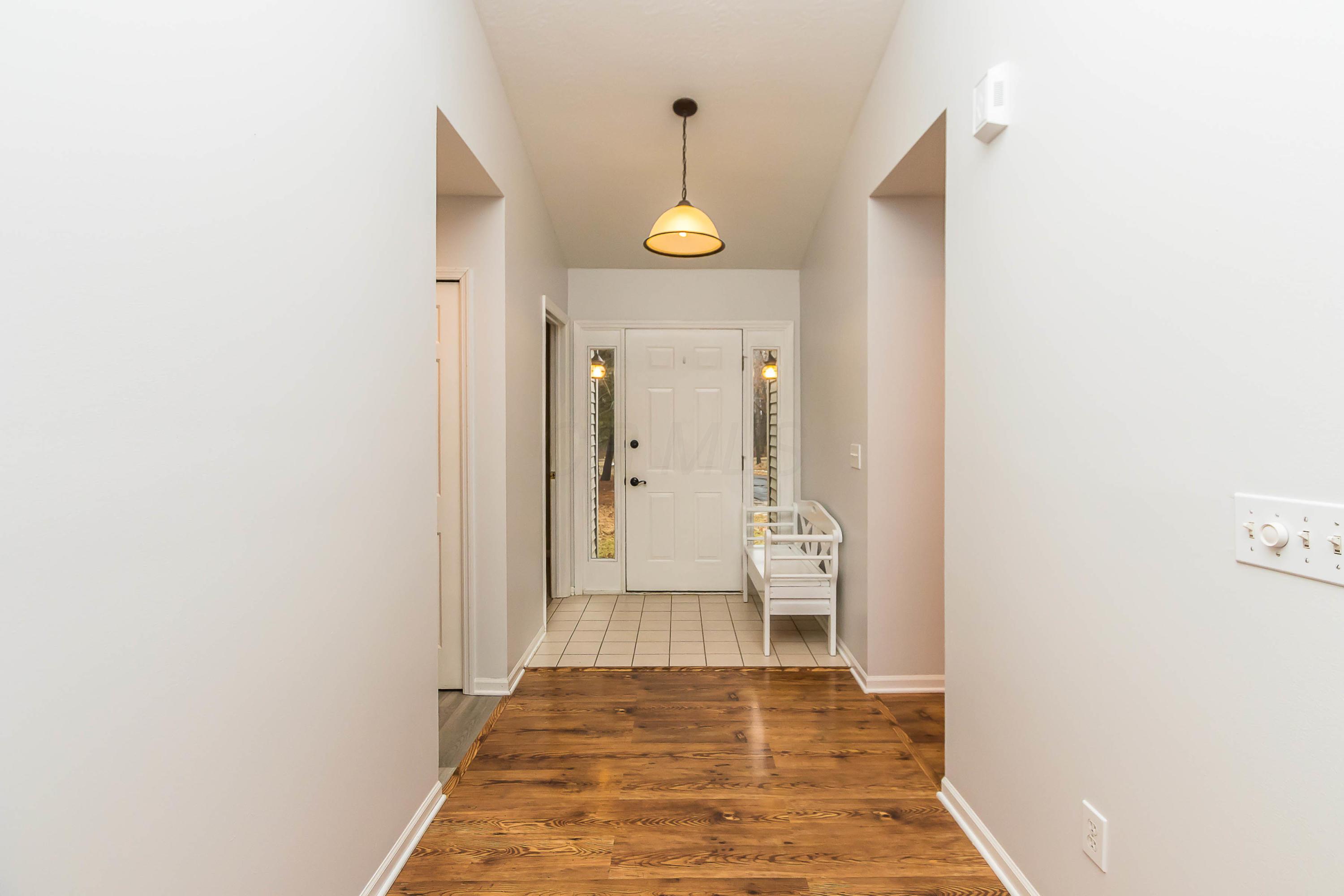 14396 Robins Road Westerville, OH 43082 - Photo 4 of 42 Gallery Image 4
