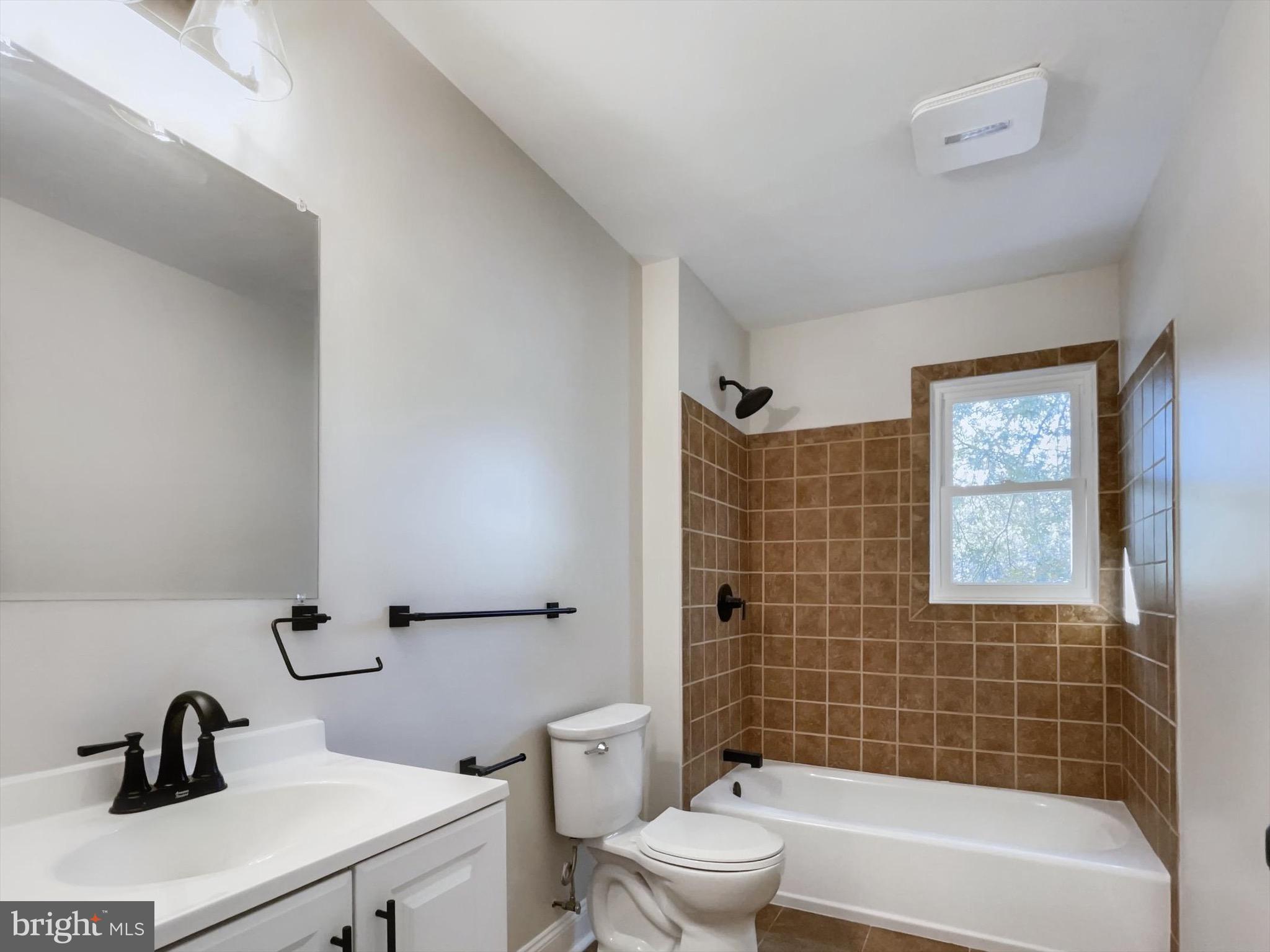 373 Sarhelm Road Harrisburg, PA 17112 - Photo 9 of 23 Gallery Image 9