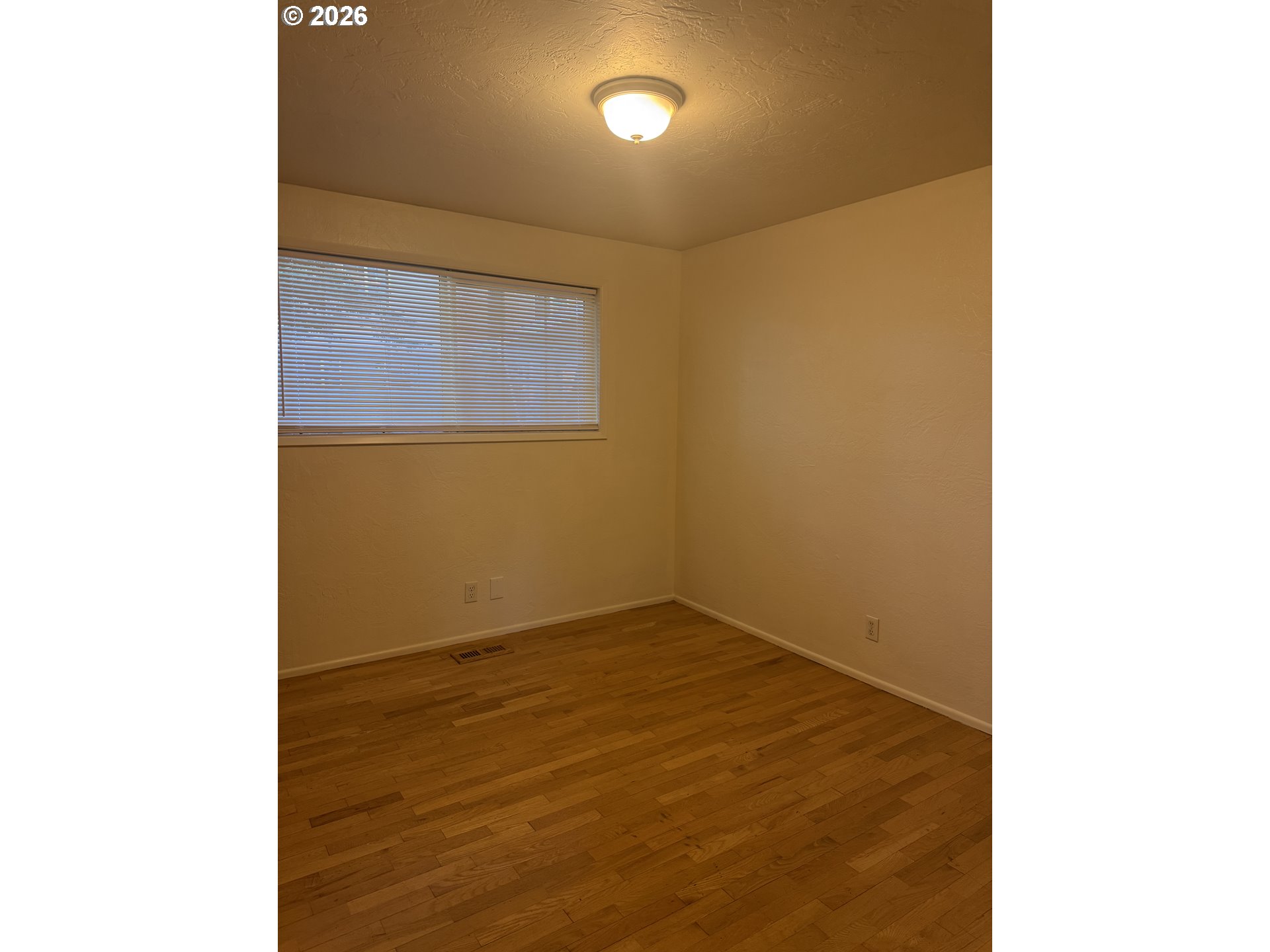 260 Susan Street Eugene, OR 97404 - Photo 23 of 33 a view of an empty room