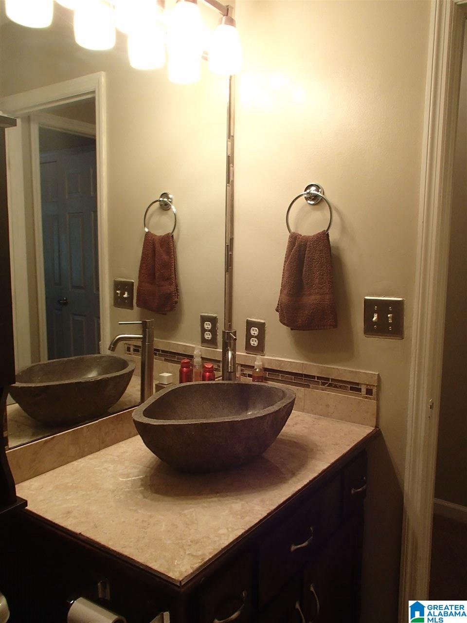 5947 Creekwood Road Birmingham, AL 35210 - Photo 22 of 34