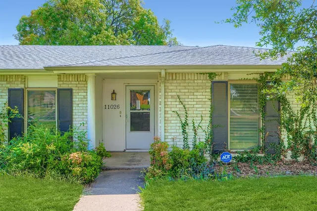 $2,850 | 11026 McCree Road, Dallas, TX 75238