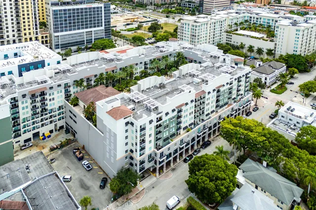 $575,000 | 600 South Dixie Highway, Unit 735, West Palm Beach, FL 33401