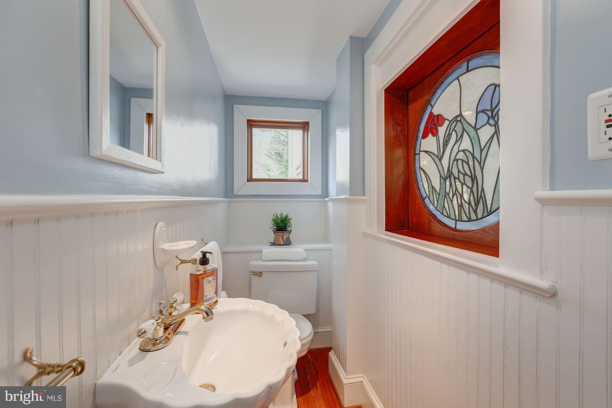 10425 Glen Road Potomac, MD 20854 - Photo 19 of 30 Main Level Powder Room