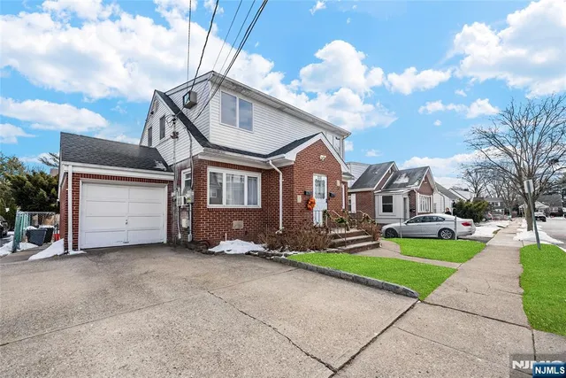 $2,300 | 480 Davison Street, Unit 2, Maywood, NJ 07607