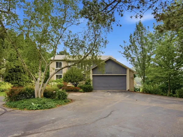 $749,000 | 3926 Lakes Edge, Commerce Township, MI 48382