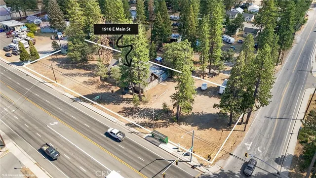 a sign broad on the side of a building