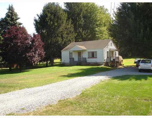 627 Moon Clinton Road Coraopolis, PA 15108 - Photo 1 of 7 Exterior Front.