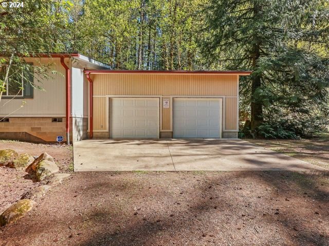 17290 South Burk Road Beavercreek, OR 97004 - Photo 44 of 45 Garage