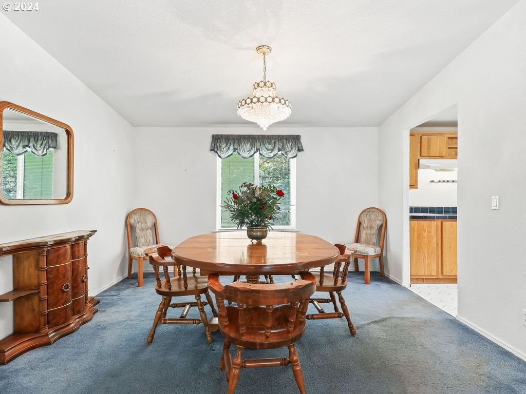 17290 South Burk Road Beavercreek, OR 97004 - Photo 9 of 45 Dining Room