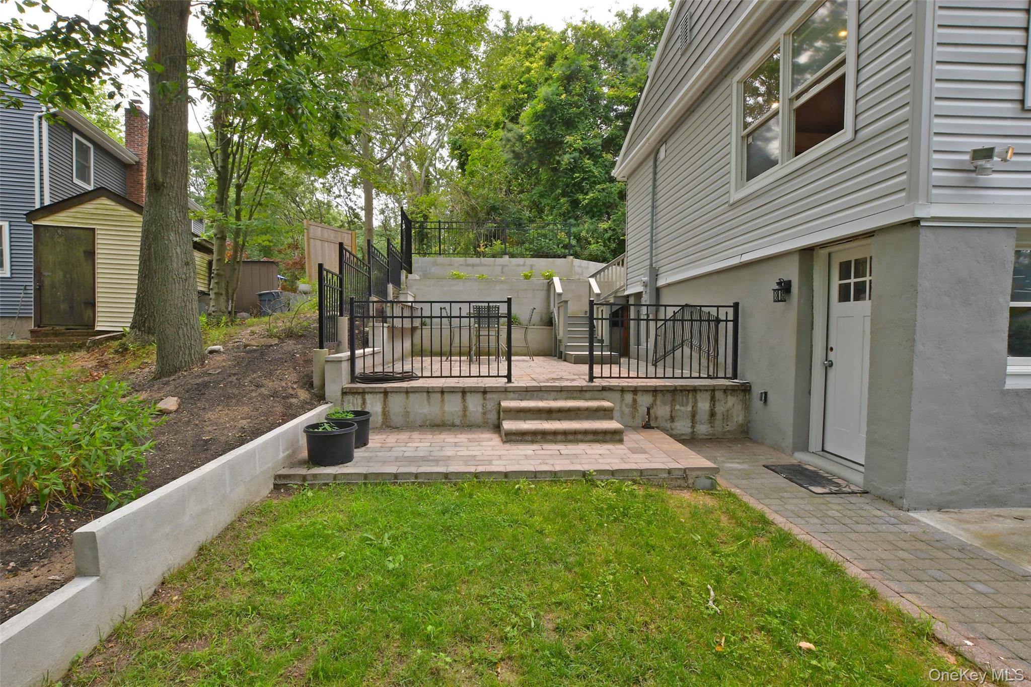 6 Southold Road Sound Beach, NY 11789 - Photo 21 of 31