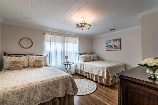 $10,000 | 4237 Ocean Drive, Corpus Christi, TX 78411