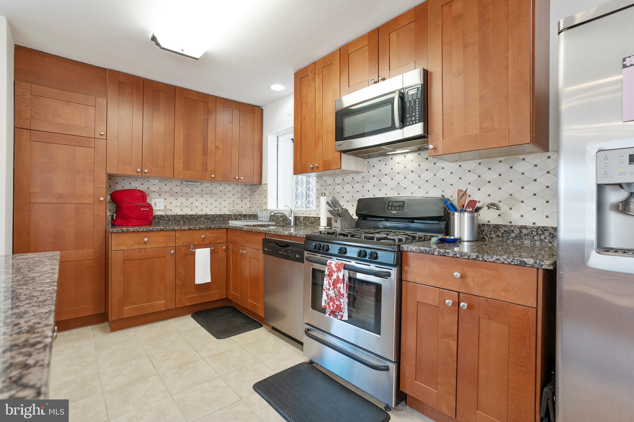 7511 Dunston Street Springfield, VA 22151 - Photo 5 of 30
