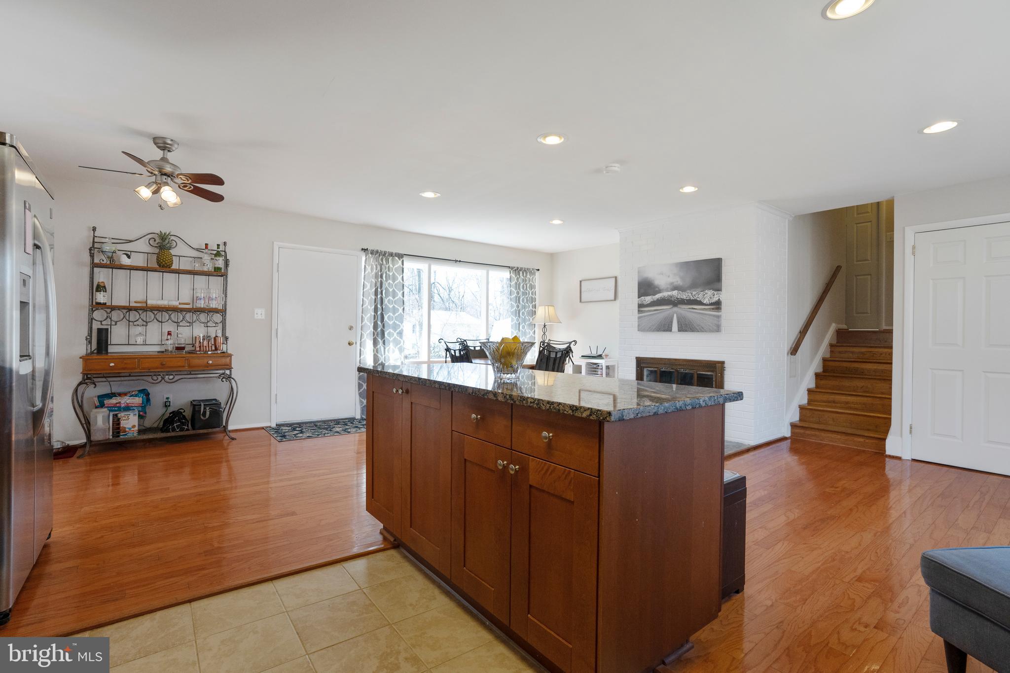 7511 Dunston Street Springfield, VA 22151 - Photo 6 of 30