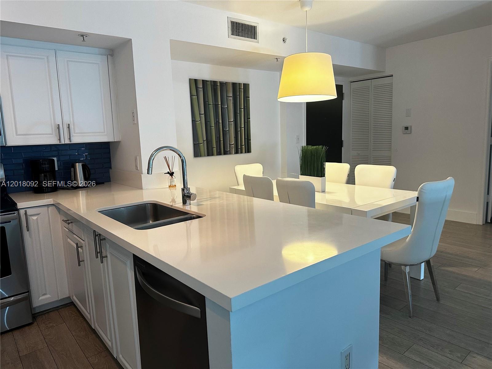 90 Alton Road, Unit 1804 Miami Beach, FL 33139 - Photo 18 of 42
