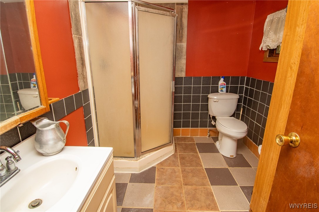 7094 State Route Perry, NY 14530 - Photo 22 of 22 2nd Floor Bathroom