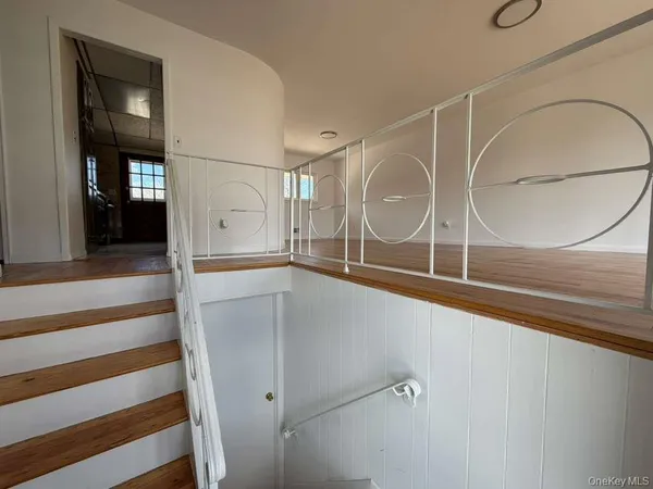 $3,500 | Undisclosed Address, Deer Park, NY 11729