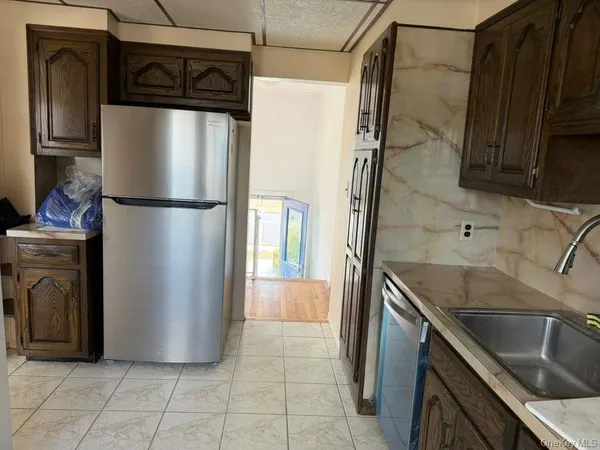$3,500 | Undisclosed Address, Deer Park, NY 11729