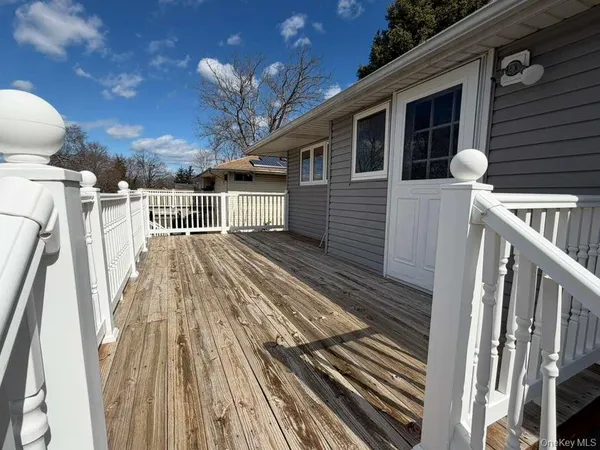$3,500 | Undisclosed Address, Deer Park, NY 11729