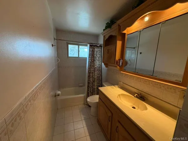 $3,500 | Undisclosed Address, Deer Park, NY 11729