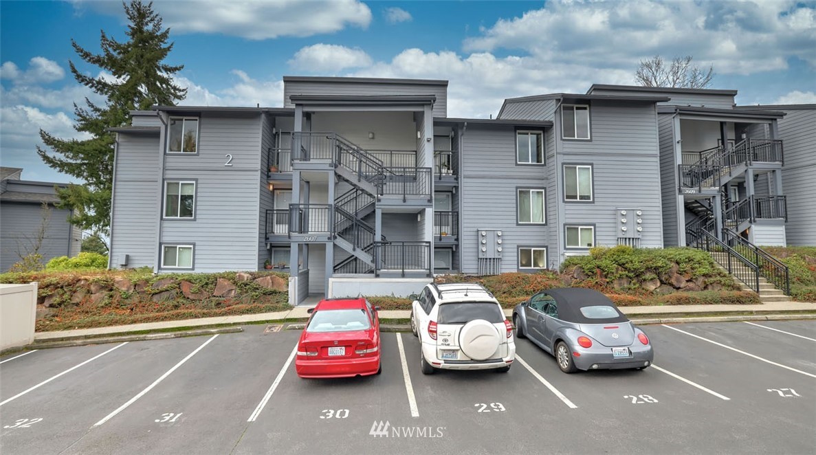 2607 Northeast 4th Street, Unit 217 Renton, WA 98056 - Photo 3 of 24 Gallery Image 3