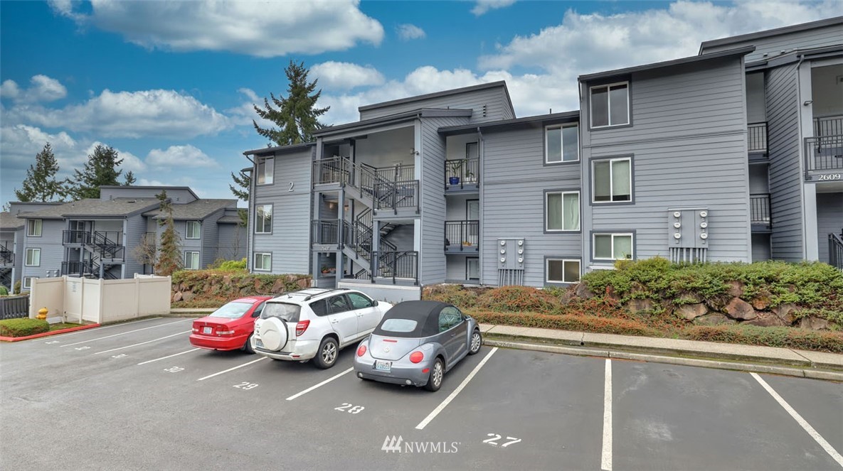 2607 Northeast 4th Street, Unit 217 Renton, WA 98056 - Photo 4 of 24 Gallery Image 4