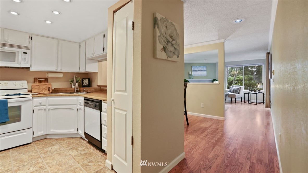 2607 Northeast 4th Street, Unit 217 Renton, WA 98056 - Photo 5 of 24 Gallery Image 5