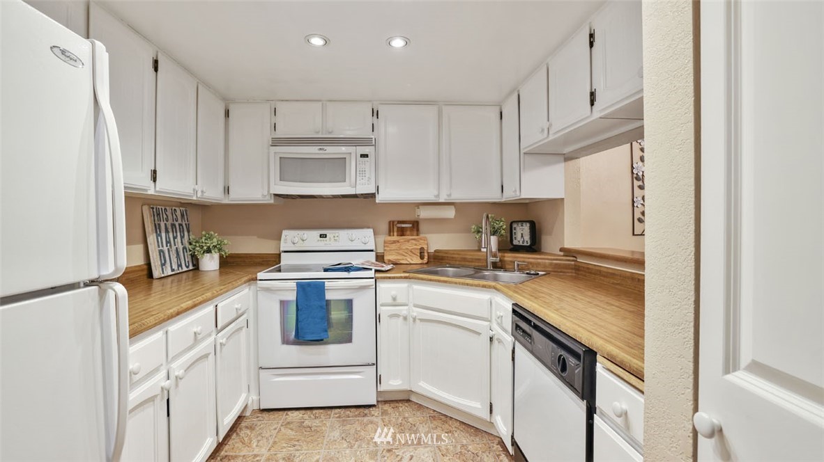 2607 Northeast 4th Street, Unit 217 Renton, WA 98056 - Photo 9 of 24 Gallery Image 9