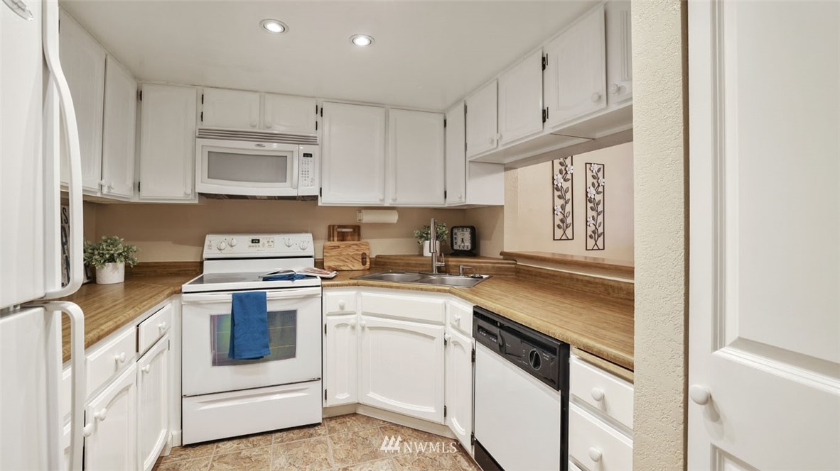 2607 Northeast 4th Street, Unit 217 Renton, WA 98056 - Photo 10 of 24 Gallery Image 10