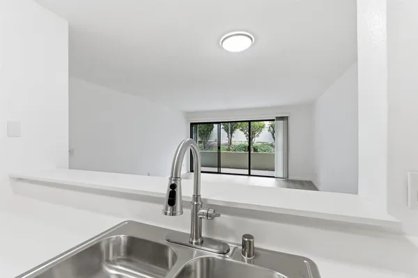 $399,000 | 17607 Pomerado Road, Unit 107, San Diego, CA 92128