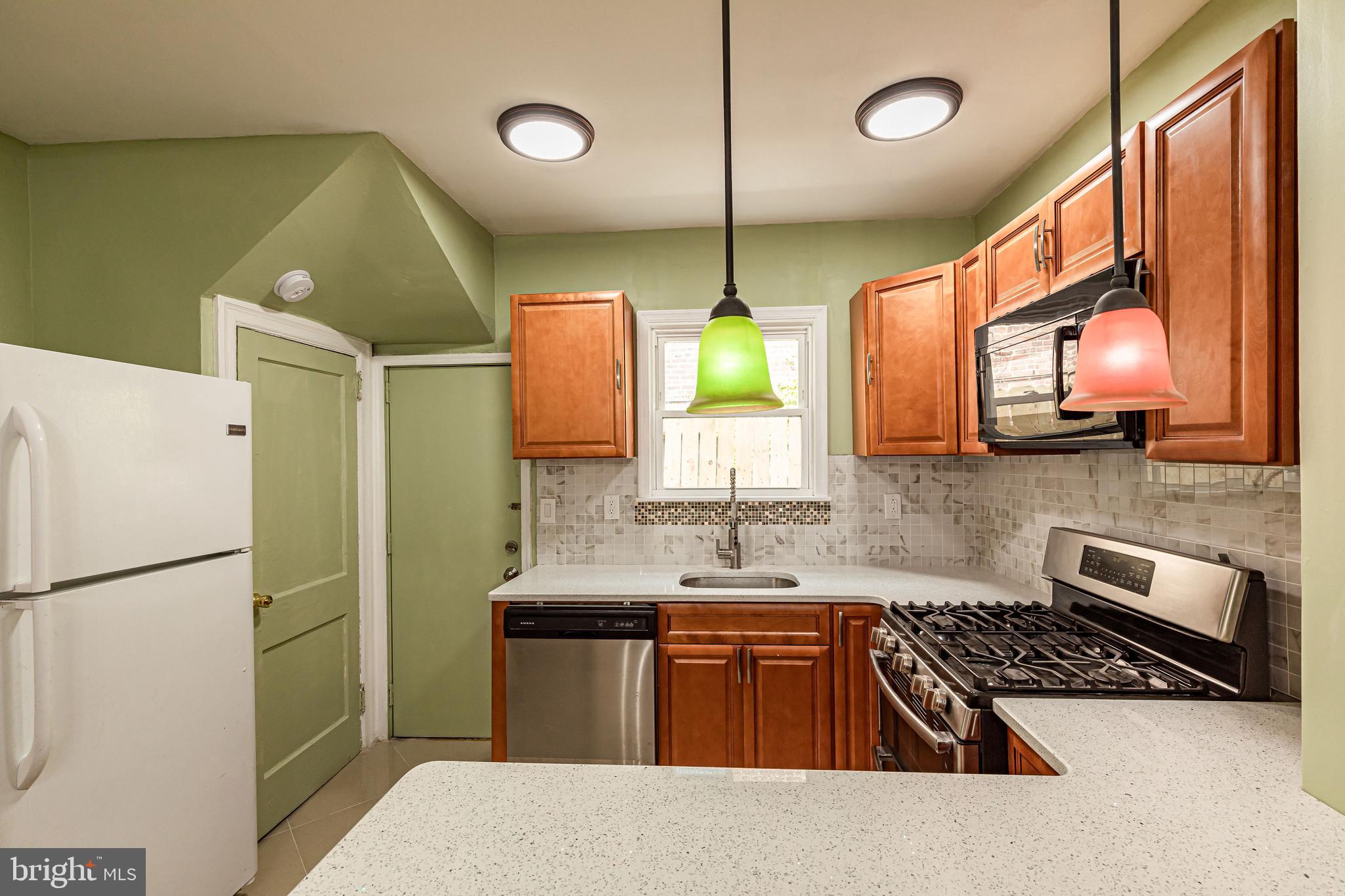 32 Heather Road Upper Darby, PA 19082 - Photo 13 of 53