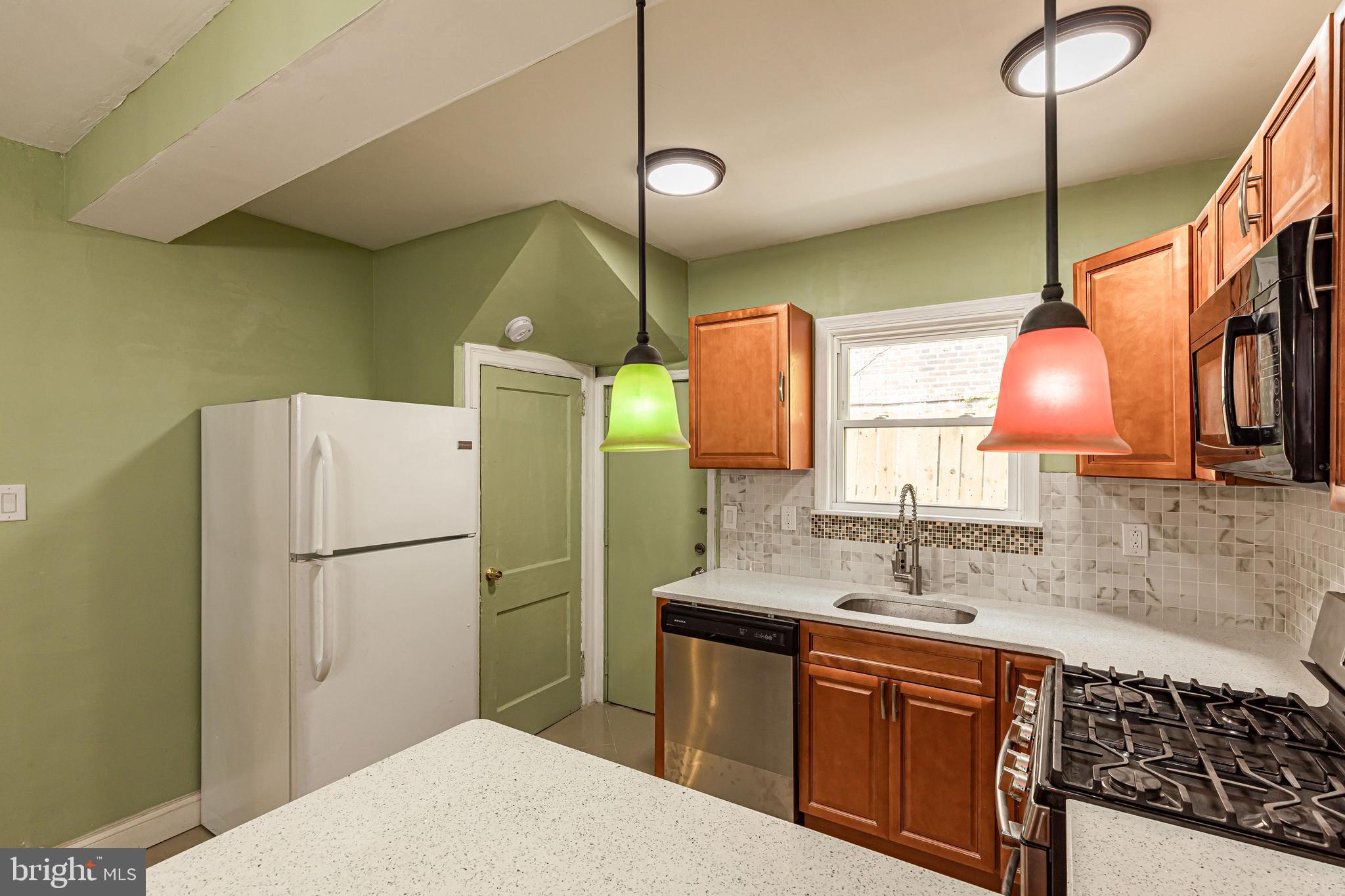 32 Heather Road Upper Darby, PA 19082 - Photo 14 of 53
