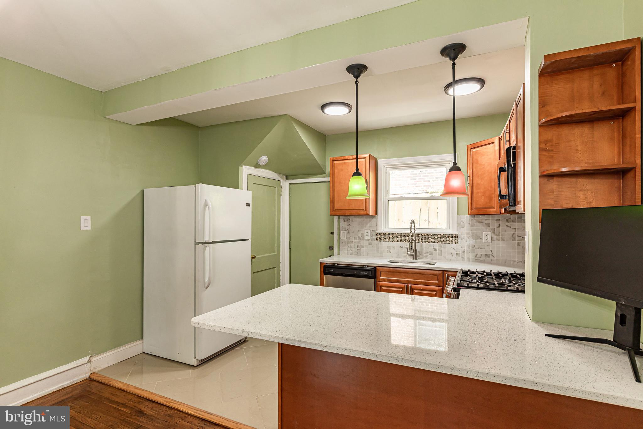 32 Heather Road Upper Darby, PA 19082 - Photo 16 of 53