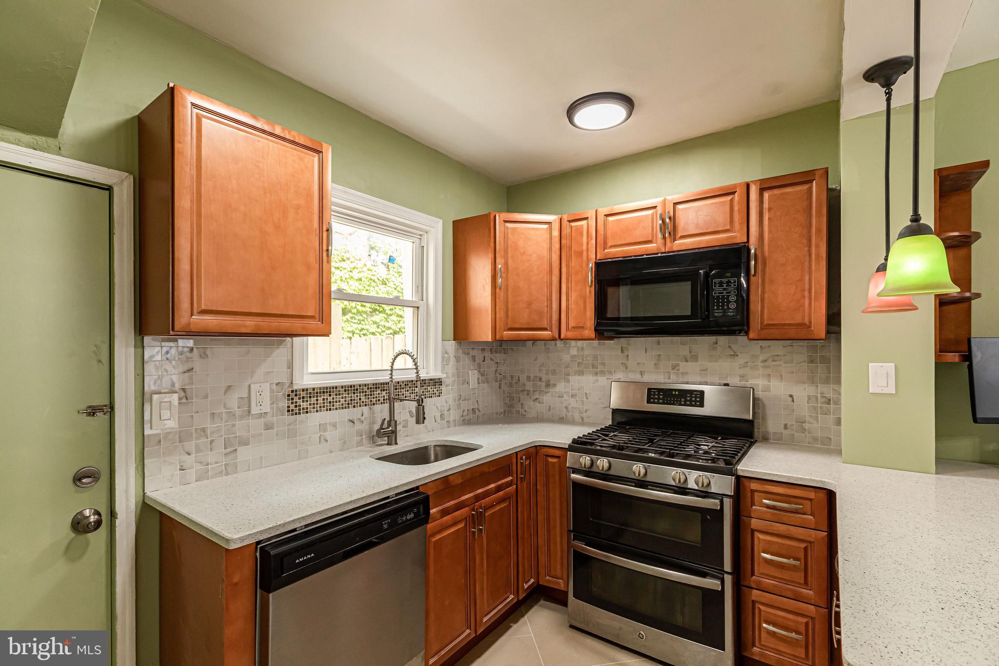 32 Heather Road Upper Darby, PA 19082 - Photo 18 of 53