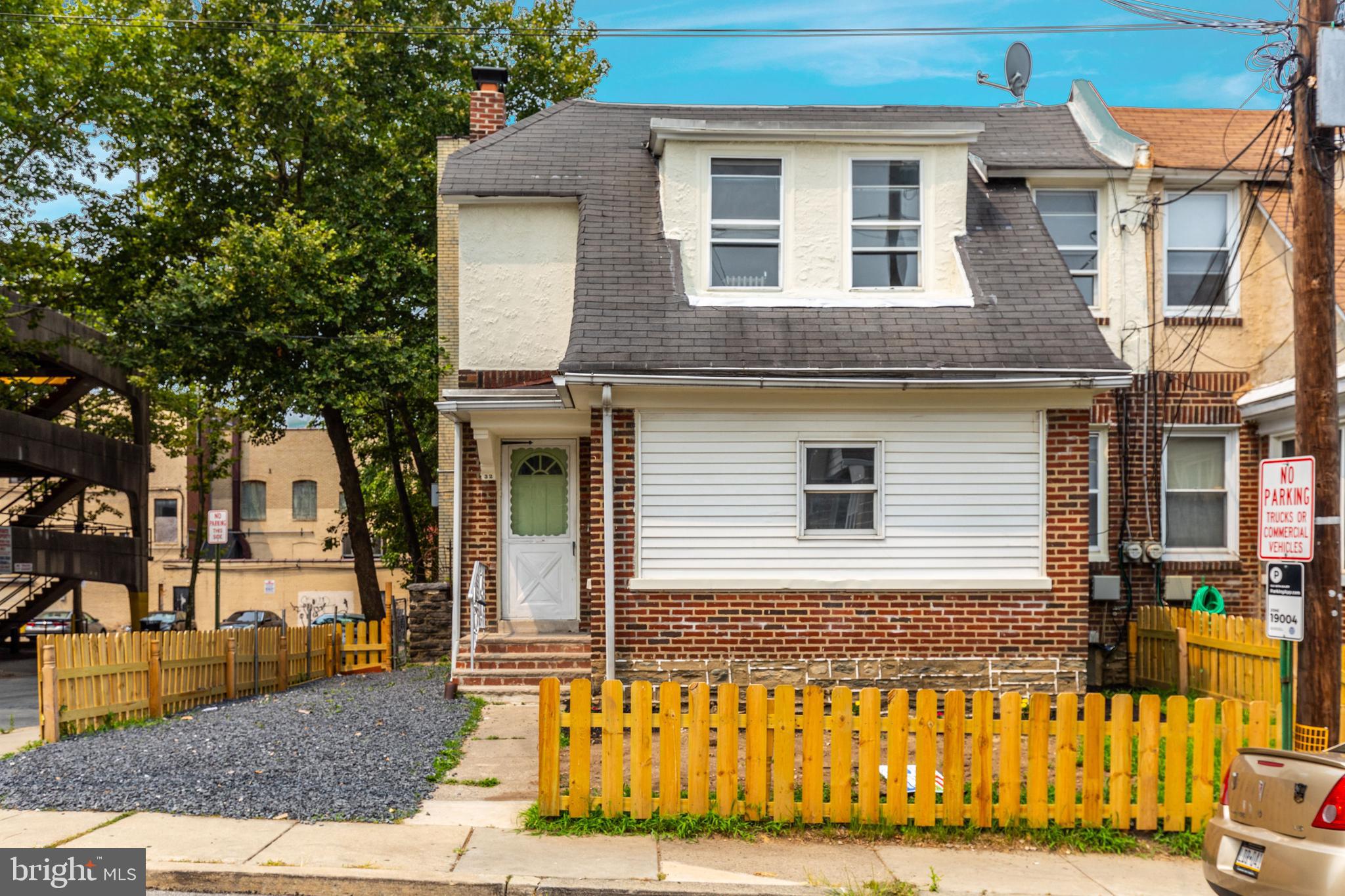 32 Heather Road Upper Darby, PA 19082 - Photo 3 of 53