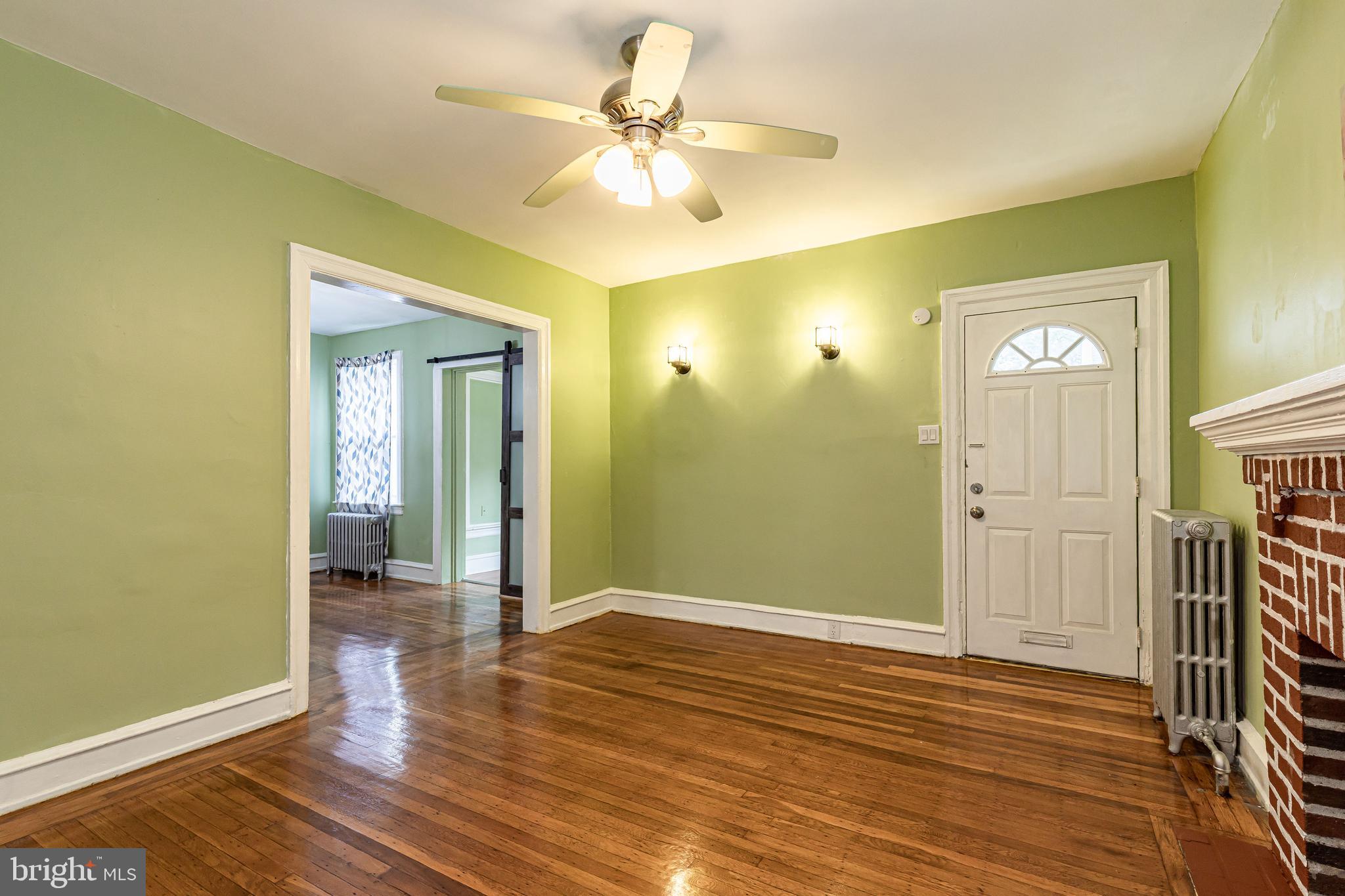 32 Heather Road Upper Darby, PA 19082 - Photo 4 of 53