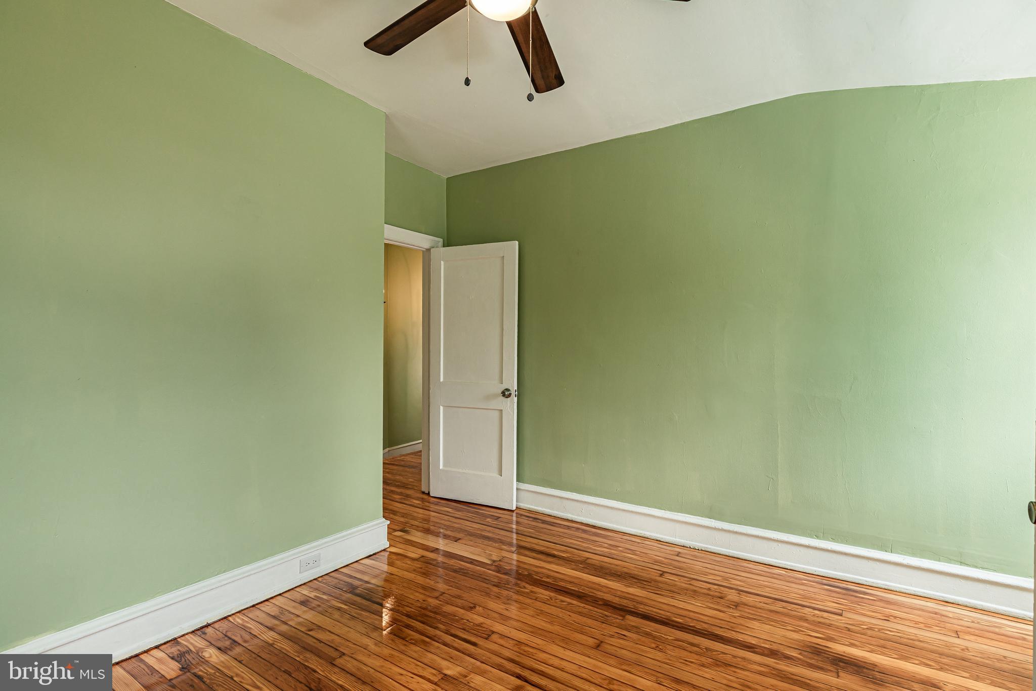 32 Heather Road Upper Darby, PA 19082 - Photo 35 of 53