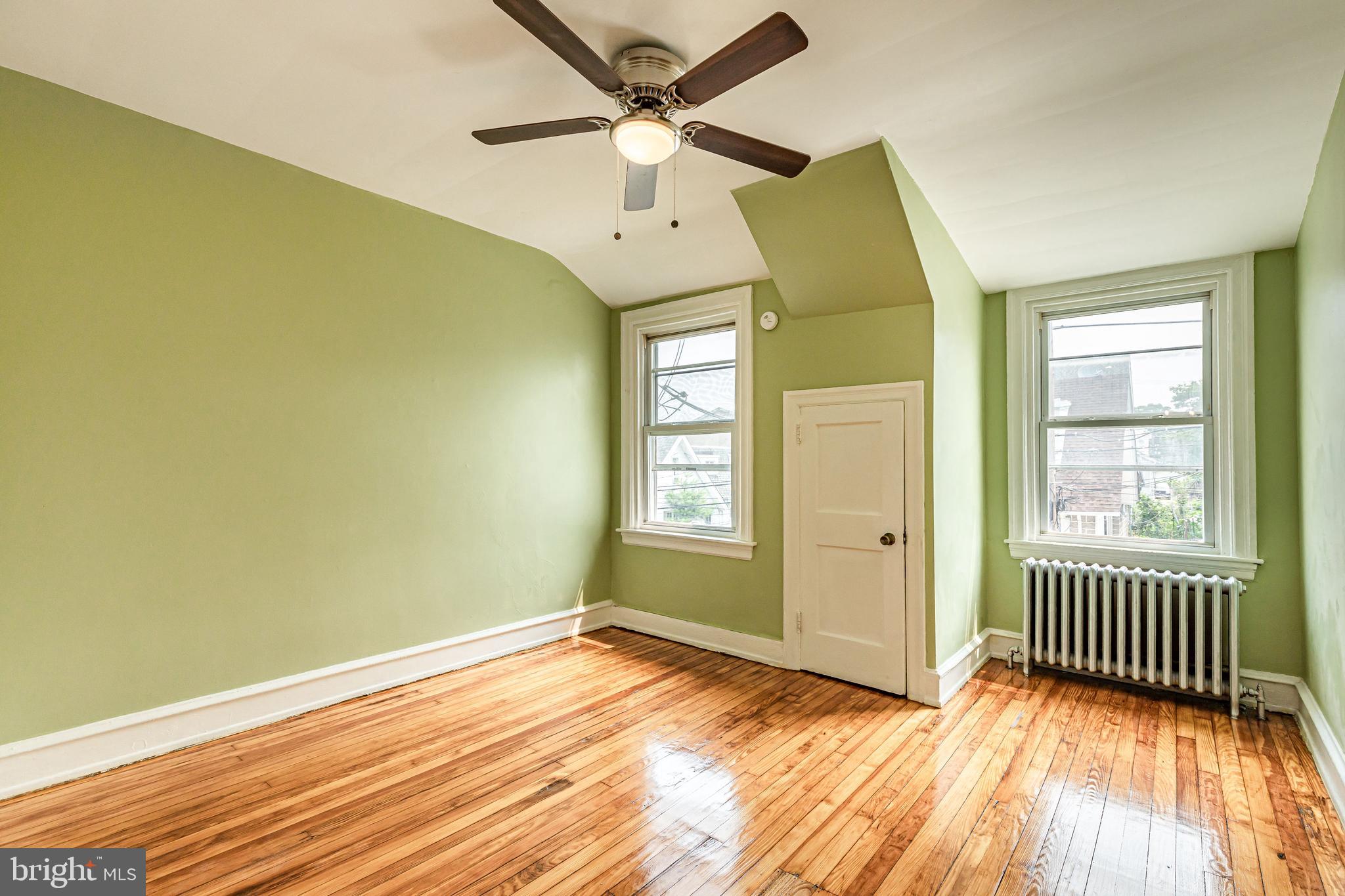32 Heather Road Upper Darby, PA 19082 - Photo 36 of 53