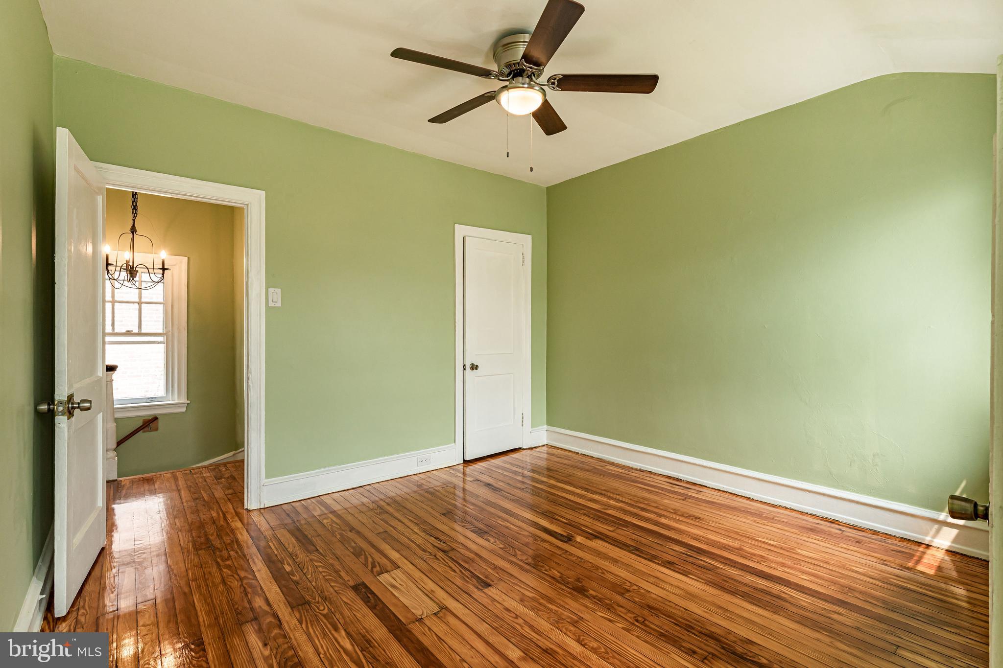 32 Heather Road Upper Darby, PA 19082 - Photo 38 of 53