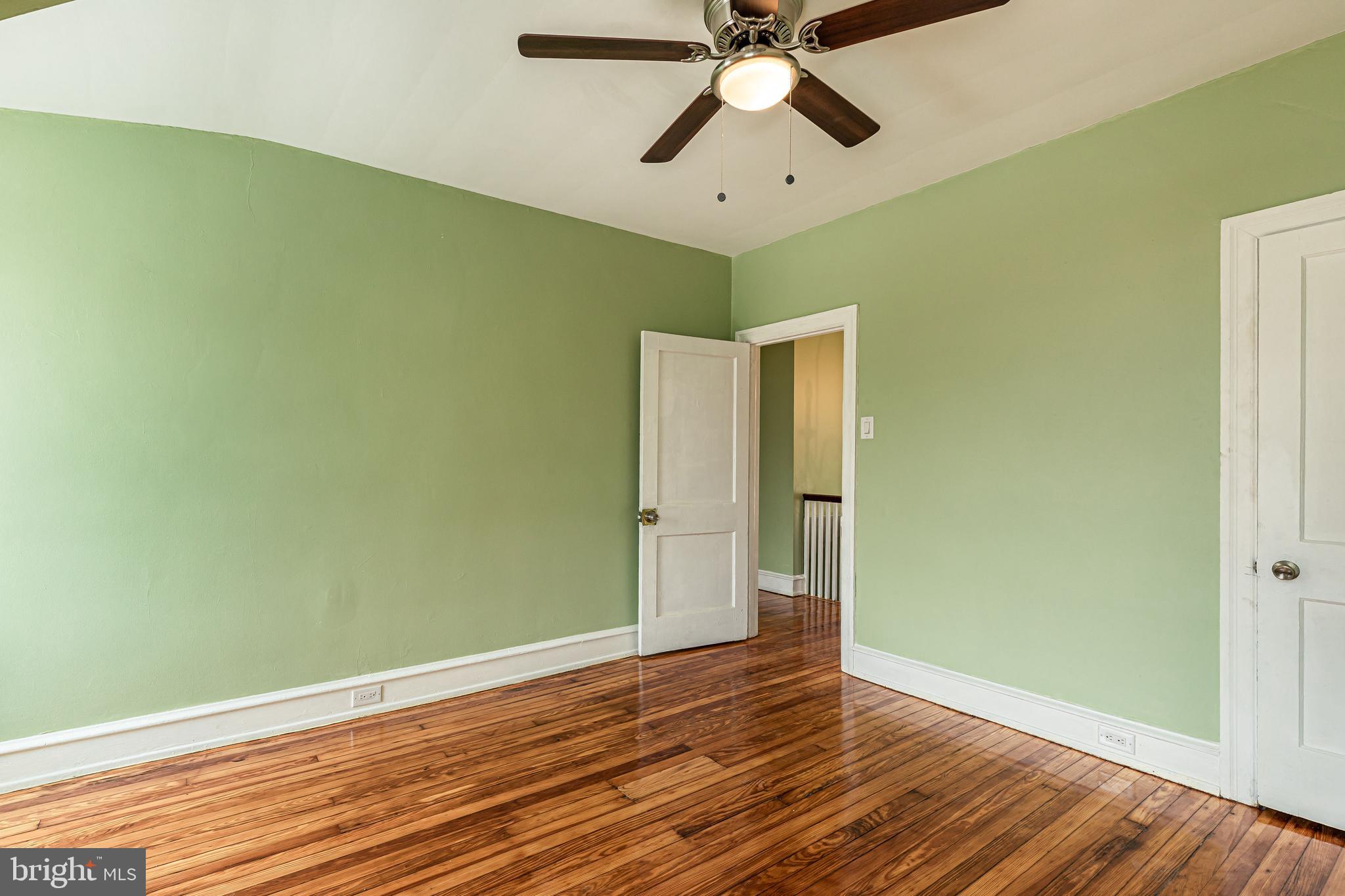 32 Heather Road Upper Darby, PA 19082 - Photo 39 of 53