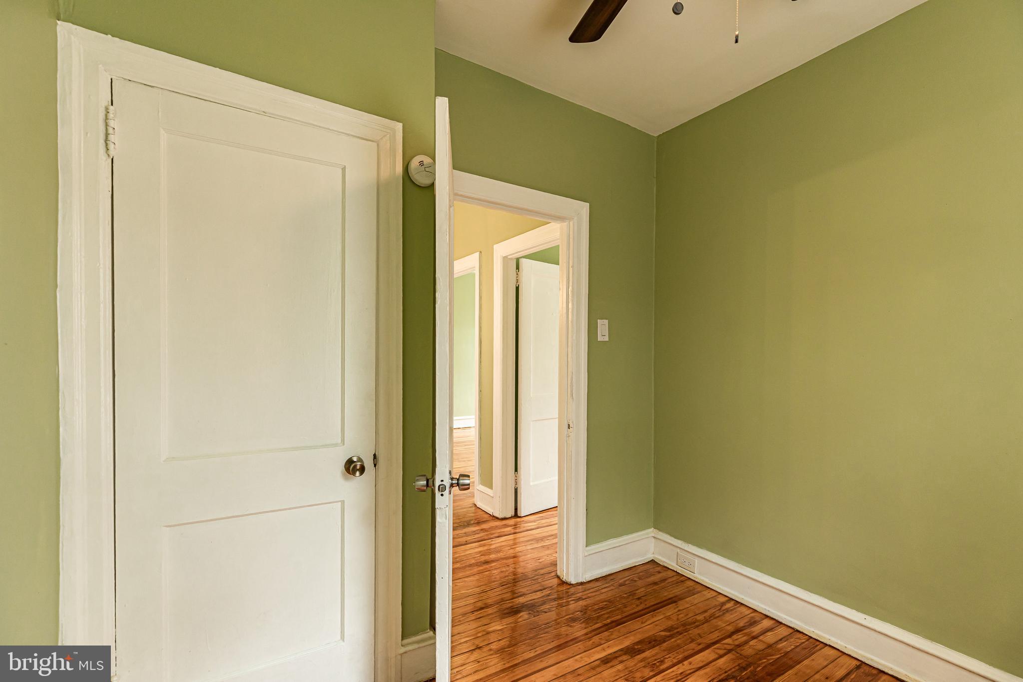 32 Heather Road Upper Darby, PA 19082 - Photo 42 of 53