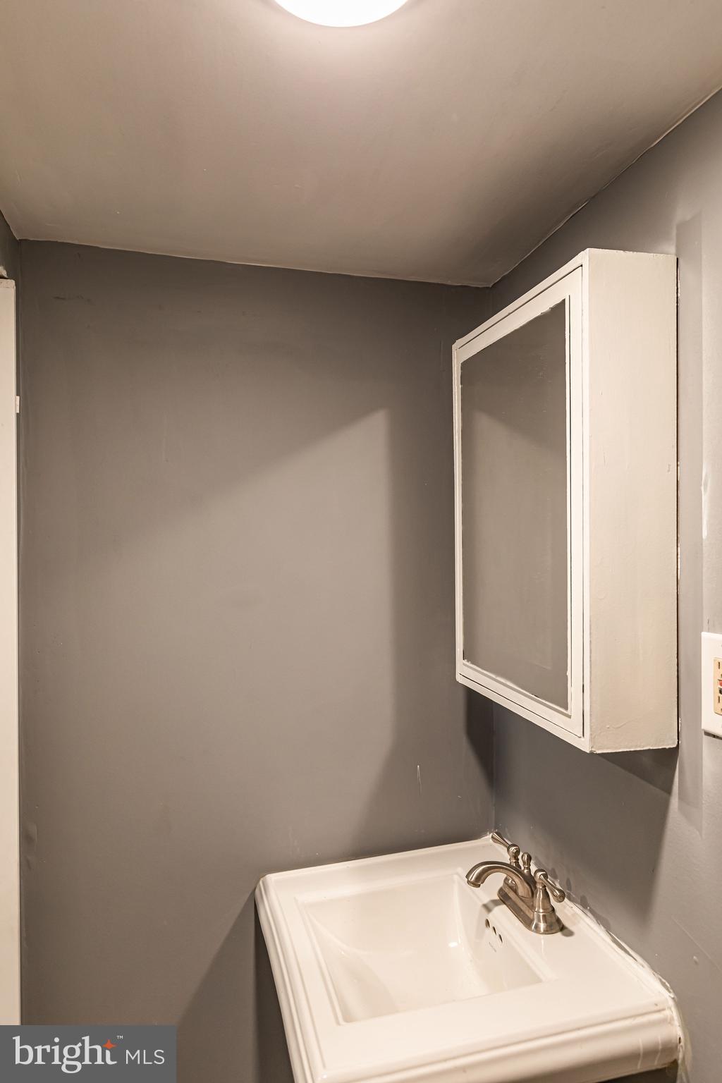 32 Heather Road Upper Darby, PA 19082 - Photo 49 of 53