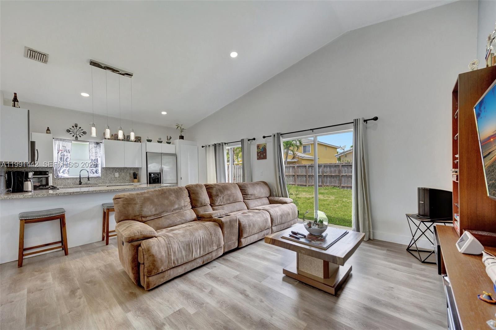 12113 Southwest 249th Street Homestead, FL 33032 - Photo 5 of 55