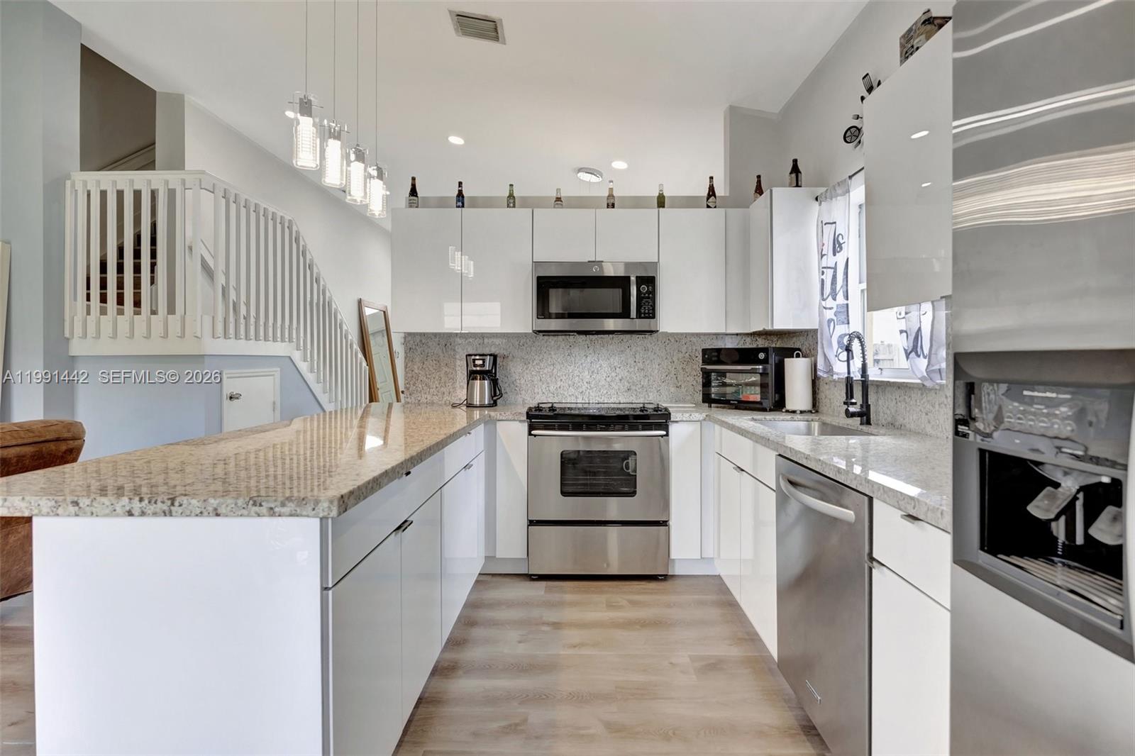 12113 Southwest 249th Street Homestead, FL 33032 - Photo 7 of 55