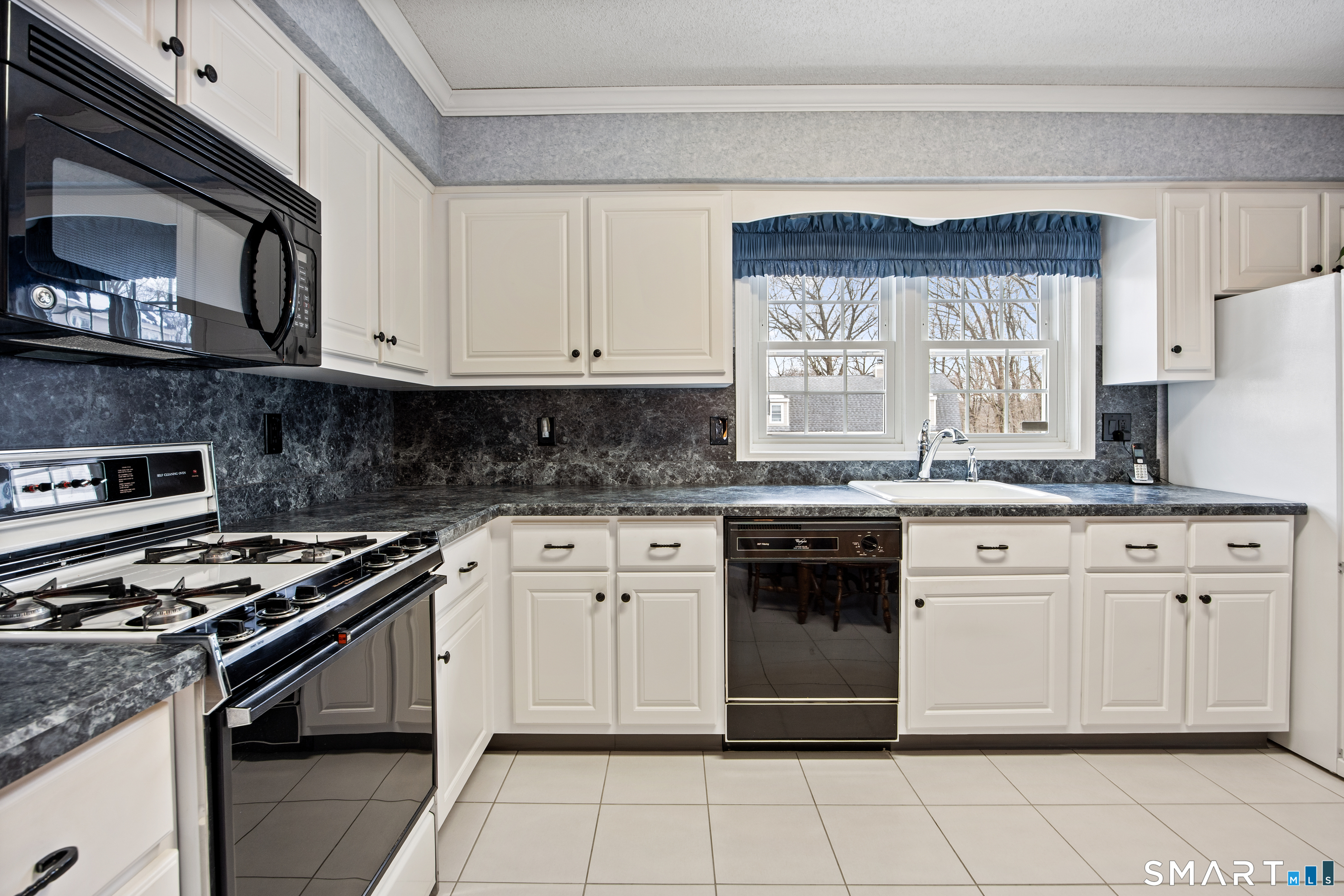 66 Old Towne Road, Unit 66 Cheshire, CT 06410 - Photo 2 of 38